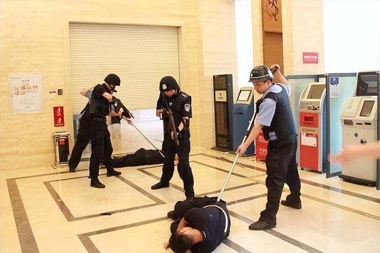 新门内部资料免费提供和银行抢劫案嫌犯落网与银行抢劫案嫌犯落网怎么处理